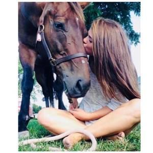 Meet your Posher, Francesca